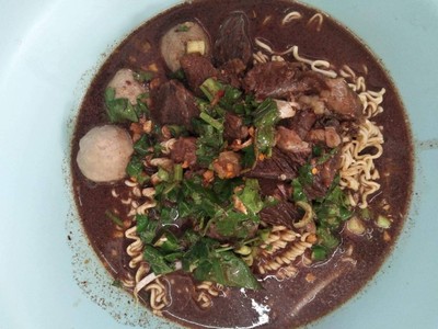 มาม่าหมูน้ำตก