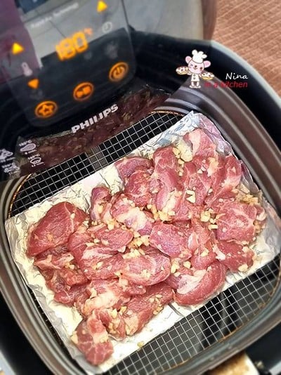 วิธีทำ [Philips Airfryer] หมูกระเทียม