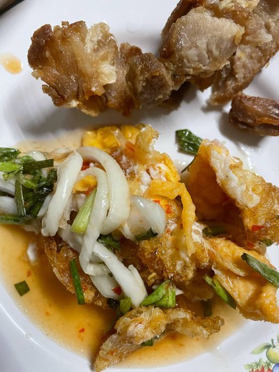 ยำไข่ดาว