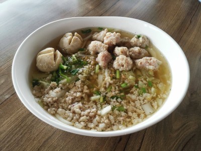 อาหาร หรือ เครื่องดื่ม