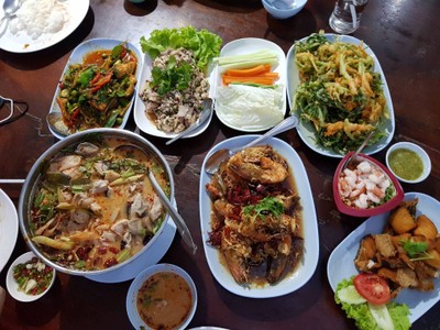 อาหาร หรือ เครื่องดื่ม