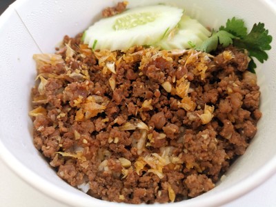 ข้าวเนื้อโคขุนกระเทียม