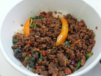 ข้าวกะเพราดิบเถื่อน(เนื้อโคขุน) [KH]