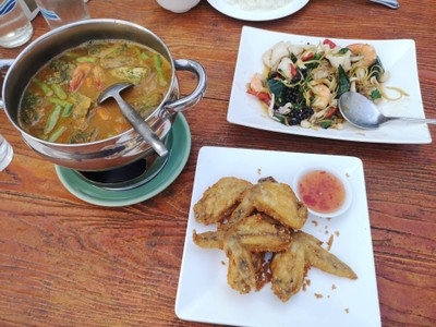 อาหาร หรือ เครื่องดื่ม