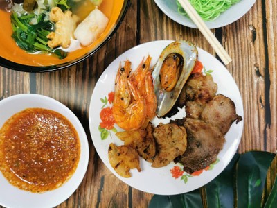 อาหาร หรือ เครื่องดื่ม