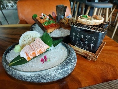 อาหาร หรือ เครื่องดื่ม