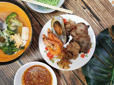 อาหาร หรือ เครื่องดื่ม