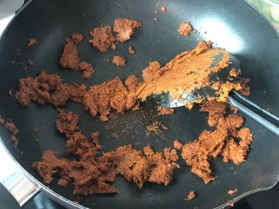 วิธีทำ หมูสับผัดสะตอพริกแกงใต้