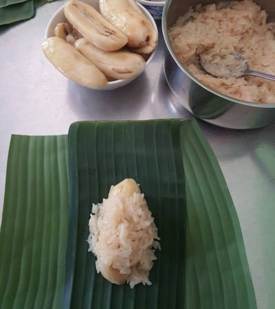 วิธีทำ ข้าวเหนียวปิ้งไส้กล้วย