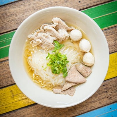 .ก๋วยเตี๋ยวน้ำใสหมู.