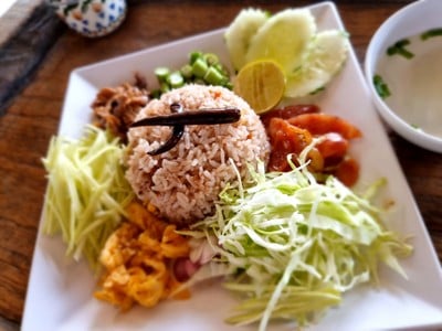 ข้าวคลุกกะปิ