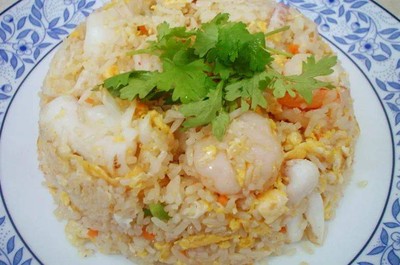 ข้าวผัดปลาหมึก