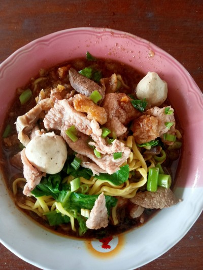 ก๋วยเตี๋ยวเรือ เส้นหมี่เหลือง