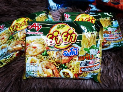 บะหมี่กึ่งสำเร็จรูปรสผัดขี้เมา