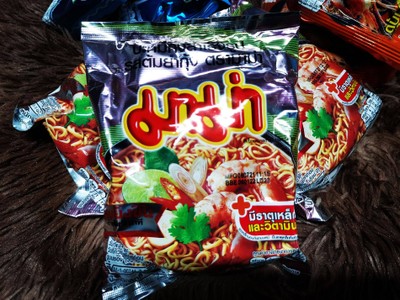 บะหมี่กึ่งสำเร็จรูปรสต้มยำกุ้ง ตรามาม่า