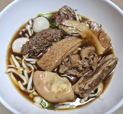 ก๋วยเตี๋ยวเนื้อบิ๊กสุราชวัตร Bigsu beef noodle 陈牛肉面-曼谷 เขตราชวัตร (Ratchawat District)