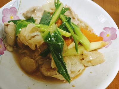 ราดหน้าหมูเส้นกรอบ