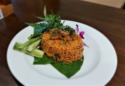 ข้าวผัดน้ำพริกคุณย่า หมู