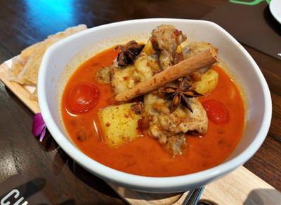 โรตีแกงมัสมั่นไก่