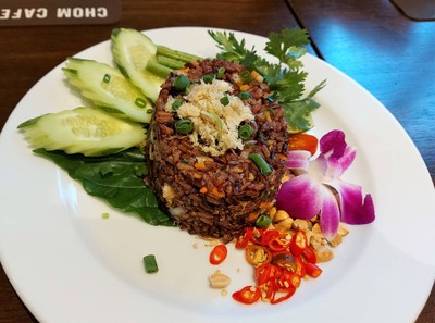 ชม ข้าวผัดน้ำพริกมันปู