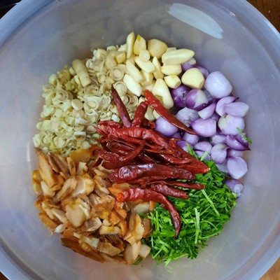 วิธีทำ ทอดมันหมูสูตรพริกแกงตำเอง by maynitra x Philips AirFryer วิธีทำ ทอดมันหมูสูตรพริกแกงตำเอง by maynitra x Philips AirFryer