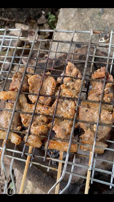 หมูย่างพริกไทดำ