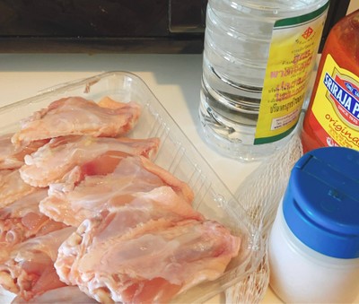 วิธีทำ Air Fryer Chicken Wings with Sriracha Mayo