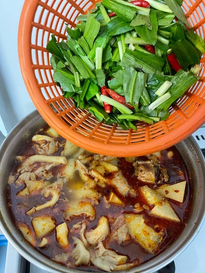 วิธีทำ แกงเมืองไก่ใส่มะละกอ เห็ดนางฟ้า วิธีทำ แกงเมืองไก่ใส่มะละกอ เห็ดนางฟ้า