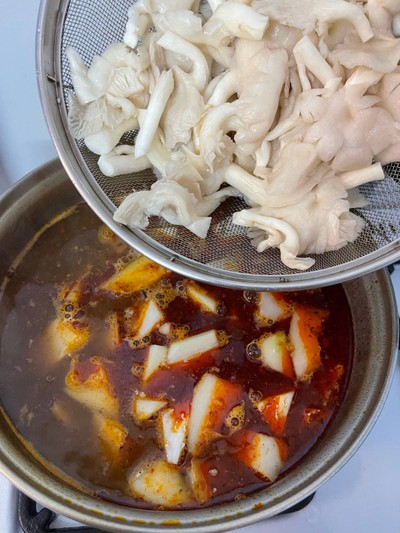 วิธีทำ แกงเมืองไก่ใส่มะละกอ เห็ดนางฟ้า วิธีทำ แกงเมืองไก่ใส่มะละกอ เห็ดนางฟ้า