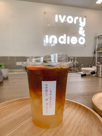 Ivory and Indigo coffee bar บ้านฉาง ระยอง