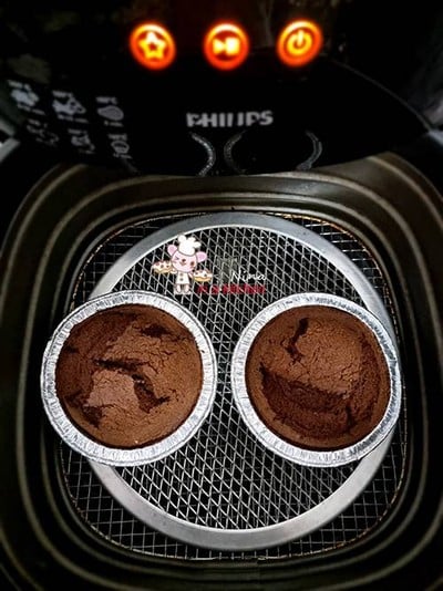วิธีทำ [Philips Airfryer] ฟัดจ์บราวนี่ซอสนมสด