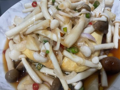 ยำเต้าหู้สารพัดเห็ด