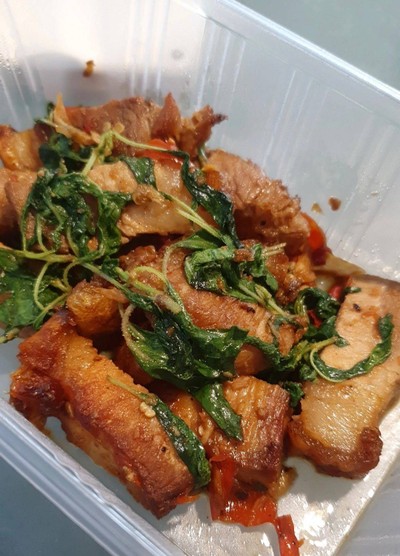 อาหาร หรือ เครื่องดื่ม