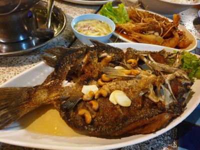 ปลากระพงทอดราดน้ำปลา