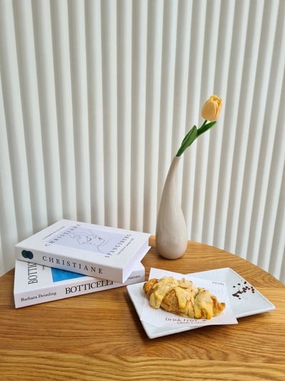 MOLYN Cafe MOLYN Cafe (ซอยมัยลาภ)