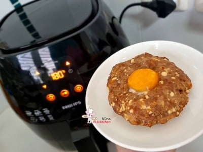 วิธีทำ [Philips Airfryer] หมูสับคลุกไข่เค็มทอด ไข่แดงลาวา