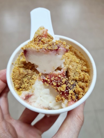 STRAWBERRY CHEESECAKE