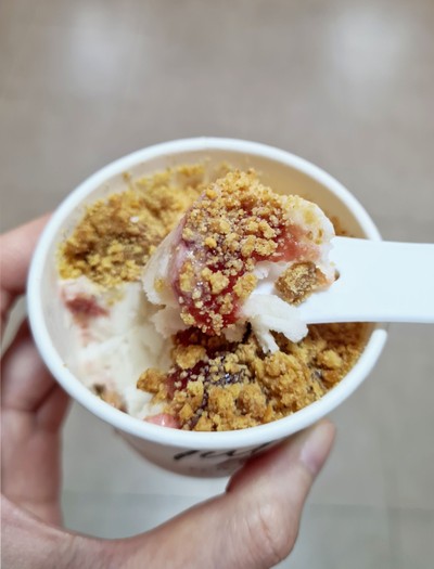 STRAWBERRY CHEESECAKE