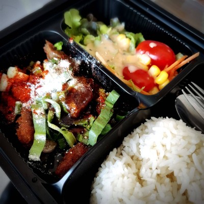 ข้าวหมูทอดจิ้มแจ่ว