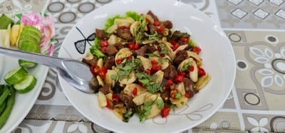 อาหาร หรือ เครื่องดื่ม