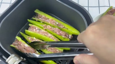วิธีทำ พริกหนุ่มยัดไส้หมู [ Philips Airfryer ] 