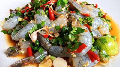 ยำกุ้งสด