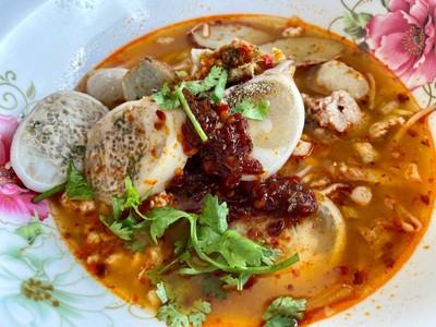 เกาเหลาต้มยำหมึกยัดไส้