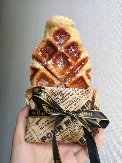 Waffle Croissant
