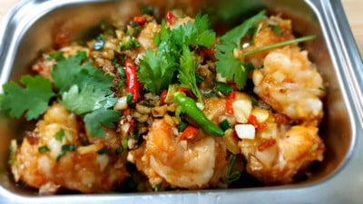 กุ้งผัดพริกเกลือ กุ้งผัดพริกเกลือ