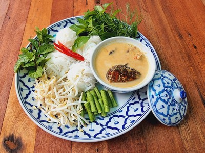 ขนมจีนน้ำยาปูนา