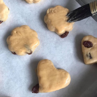 วิธีทำ สโคนลูกเกด (Raisin Scones) วิธีทำ สโคนลูกเกด (Raisin Scones)