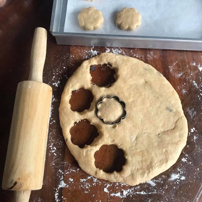 วิธีทำ สโคนลูกเกด (Raisin Scones) วิธีทำ สโคนลูกเกด (Raisin Scones)