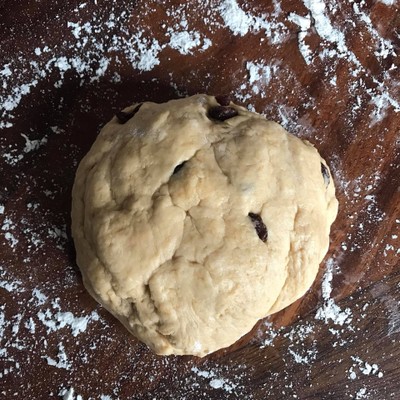 วิธีทำ สโคนลูกเกด (Raisin Scones) วิธีทำ สโคนลูกเกด (Raisin Scones)