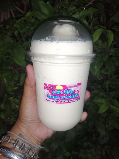 นมสดไวท์มอลปั่น 45 บาท